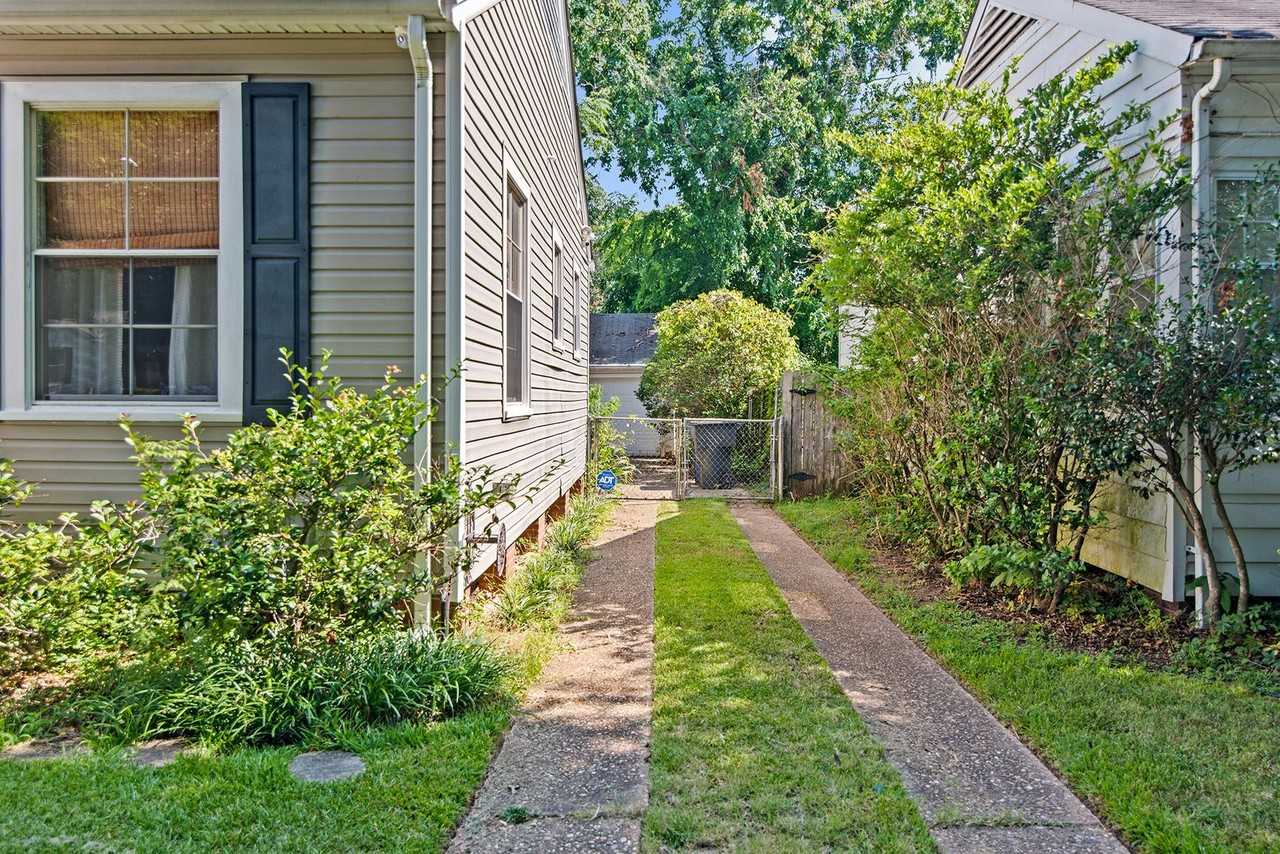 429 Slattery Blvd - Photo 3 of 35