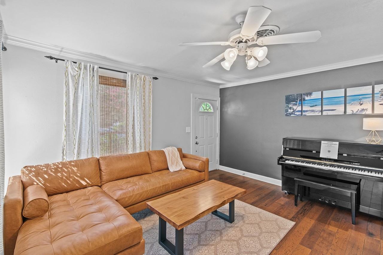 429 Slattery Blvd - Photo 5 of 35