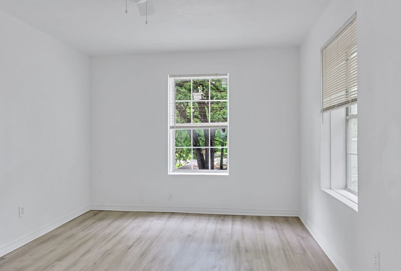 1723 Oak Knoll Dr #2 - Photo 7 of 20