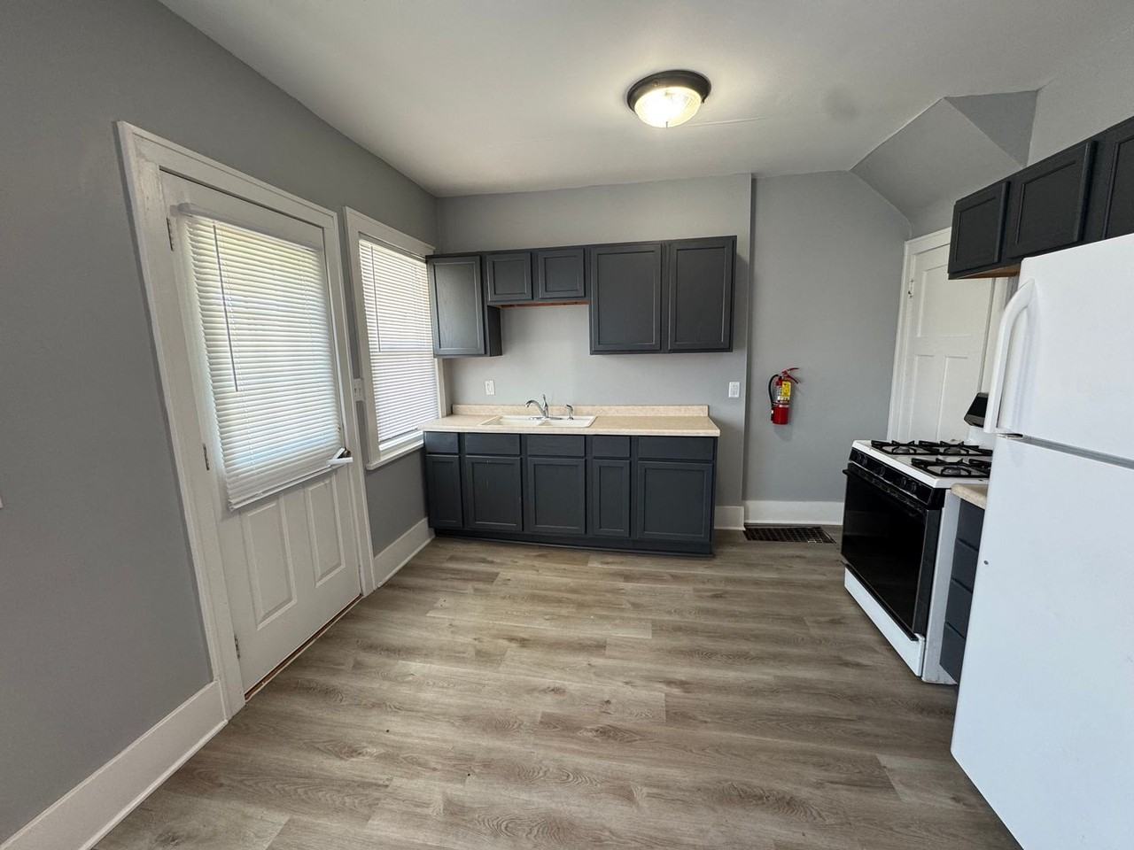 412 15th Ave - Photo 3 of 20