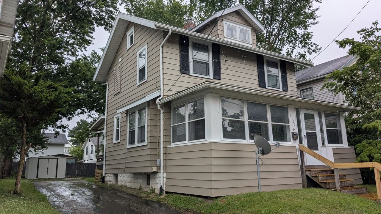 1155 Big Falls Ave - Photo 3 of 43