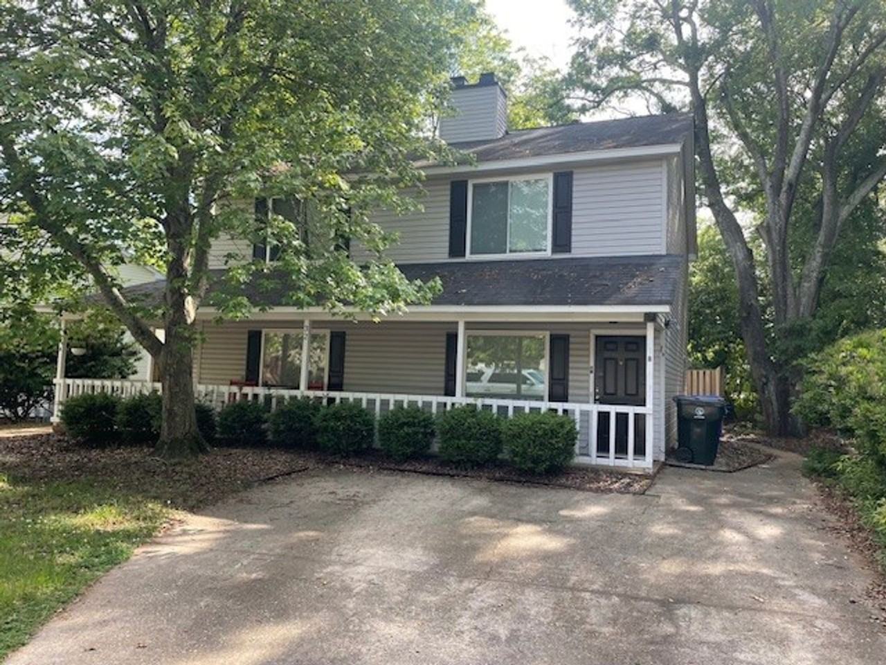 32 Huntsfield Dr #B - Photo 2 of 34