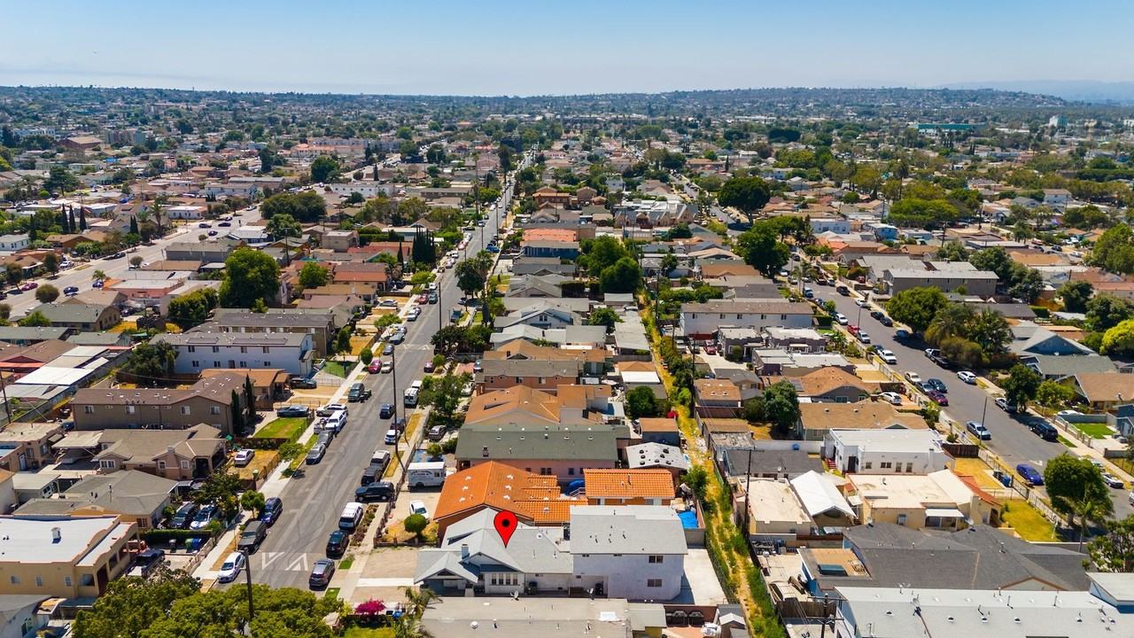 1049 W. 62nd Street - Photo 5 of 6