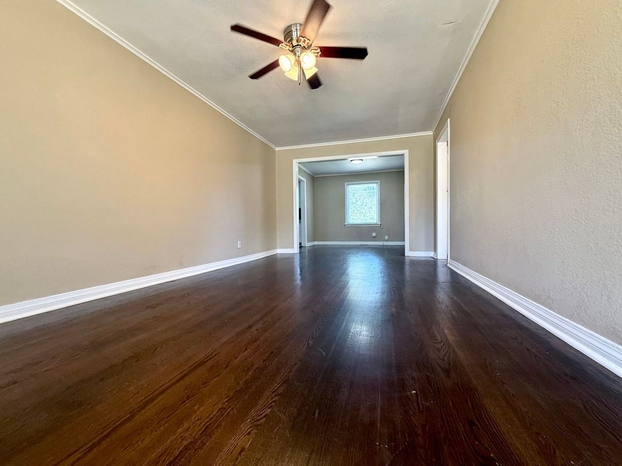 2521 Nw 34th St - Photo 2 of 11