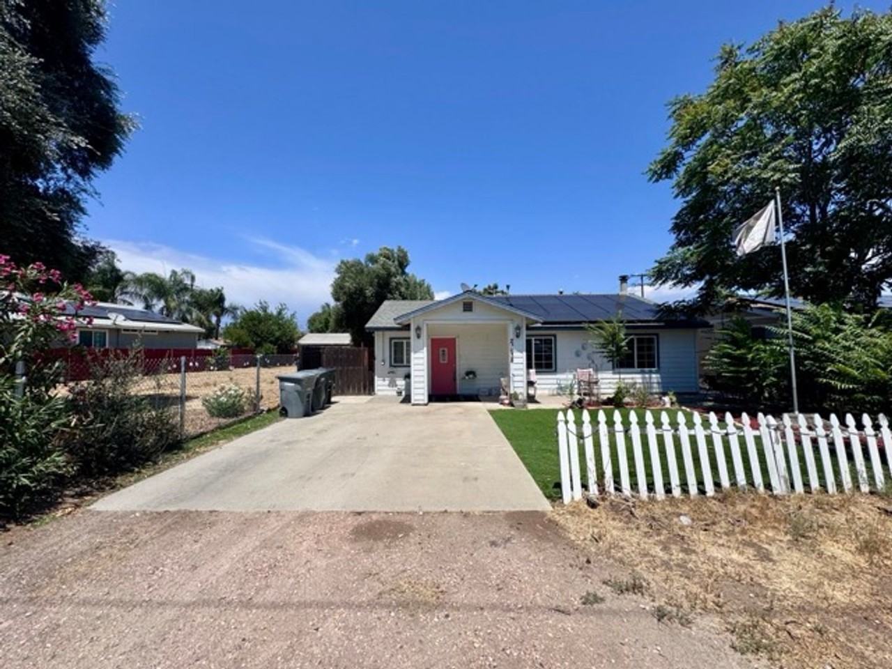 21638 Grand Ave - Photo 2 of 43