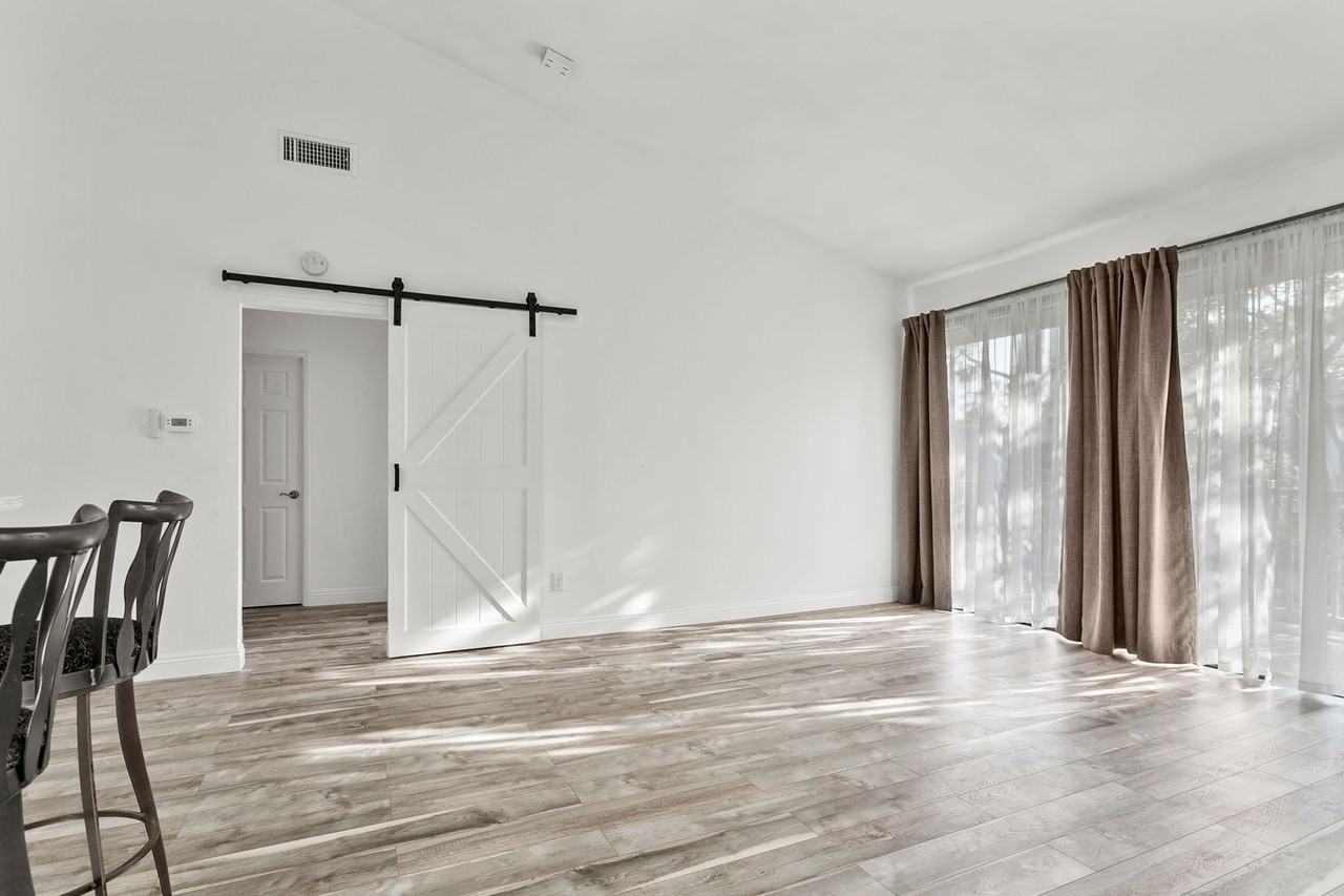 10590 Lakeside Dr N #B - Photo 5 of 16