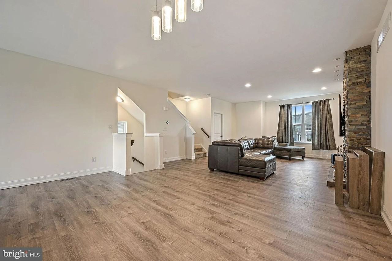 1340 Carrick Ct - Photo 4 of 29