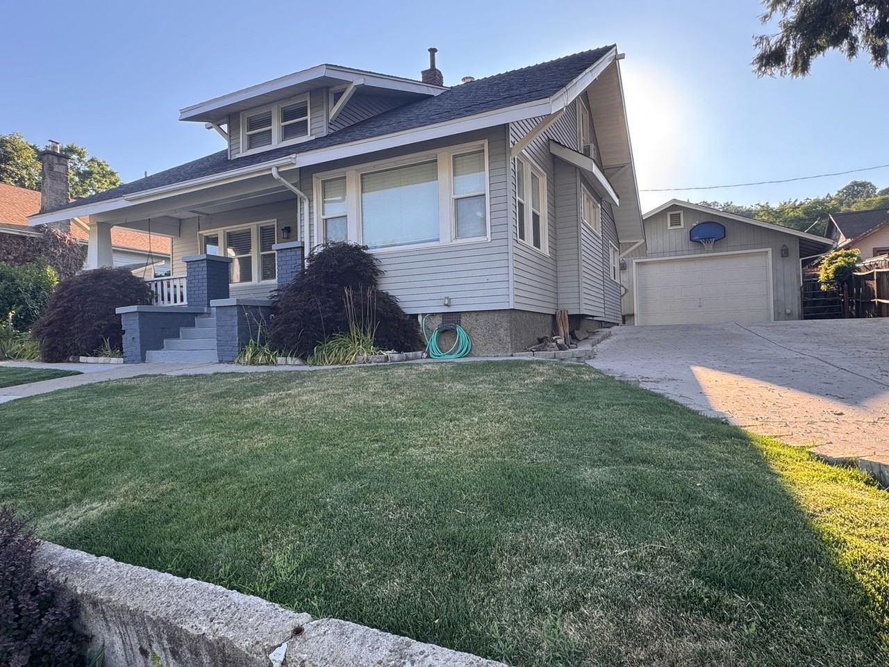 120 S Roop St - Photo 2 of 23