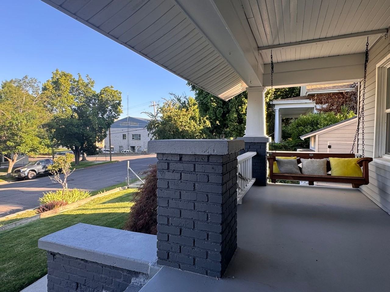 120 S Roop St - Photo 3 of 23