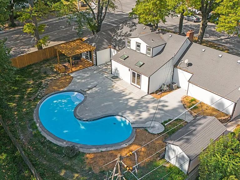 4609 West 75th Street - Photo 2 of 44