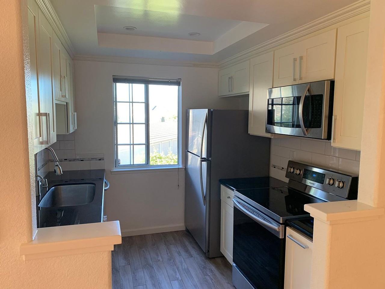 935 Lake Tahoe Ct - Photo 2 of 20