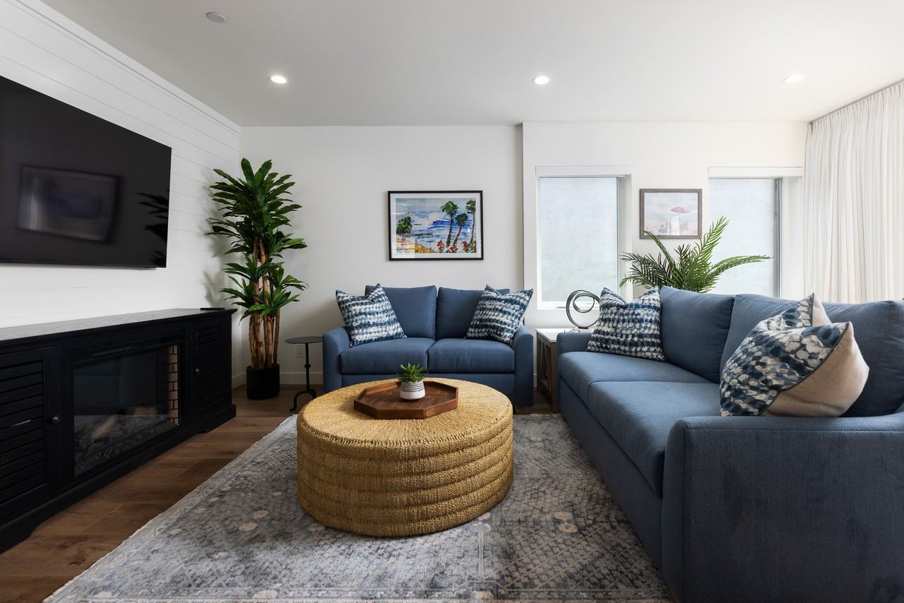 505 1/2 38th St #NA - Photo 2 of 32