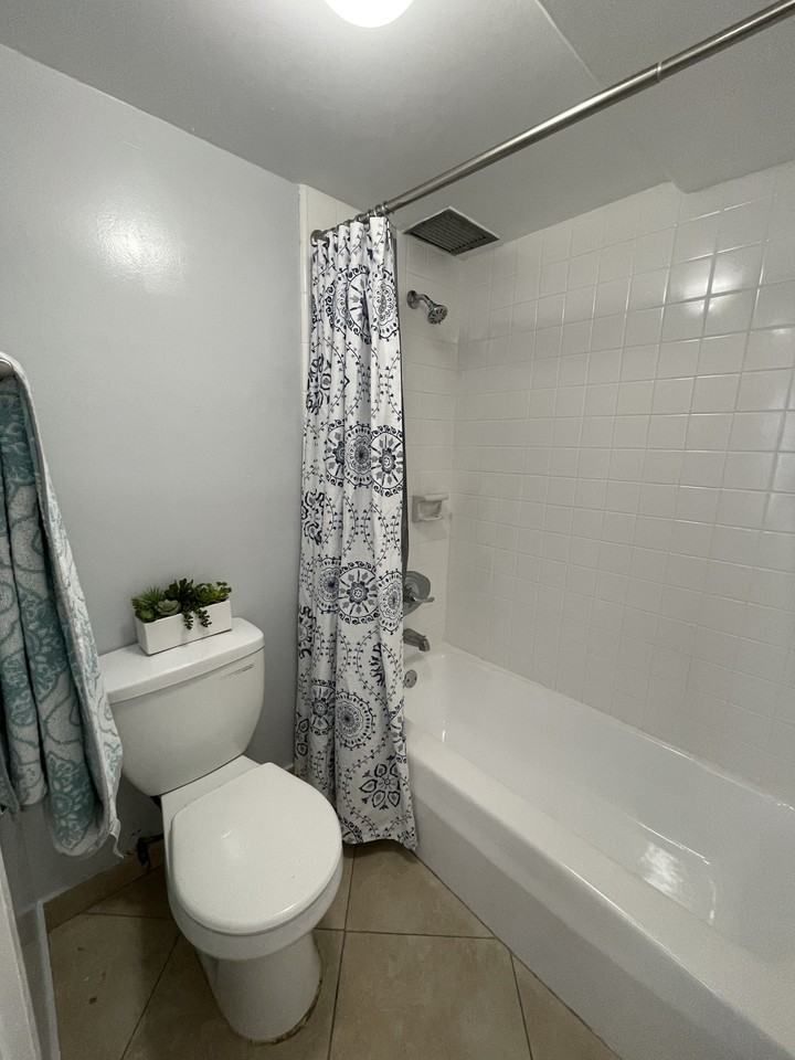 1690 Ala Moana Boulevard #1704 - Photo 6 of 15