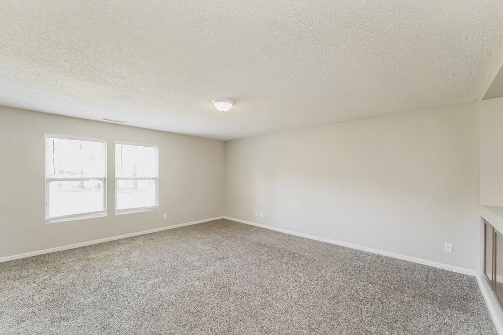4490 Saint Catherines Ct - Photo 5 of 17