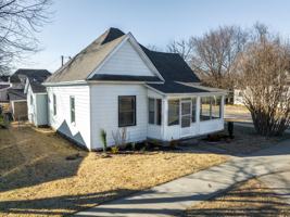 featured image of 800 S 19th St