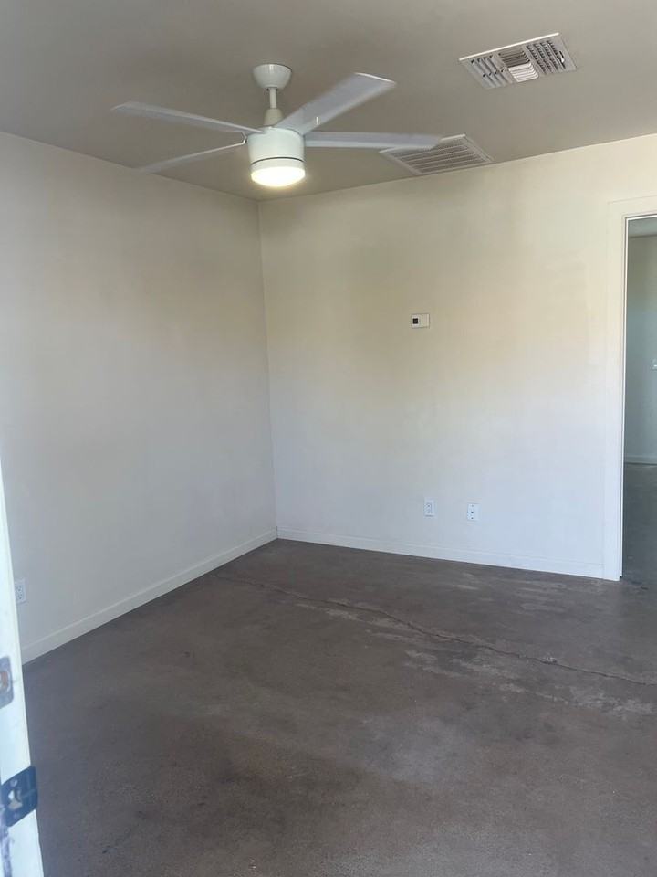 1017 E Mckinley St - Photo 4 of 10