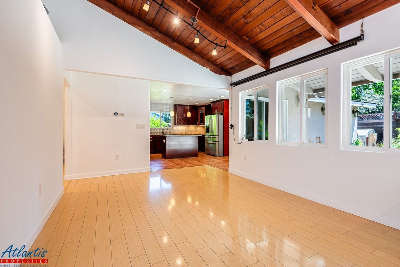 1127 Blackfield Way - Photo 3 of 20