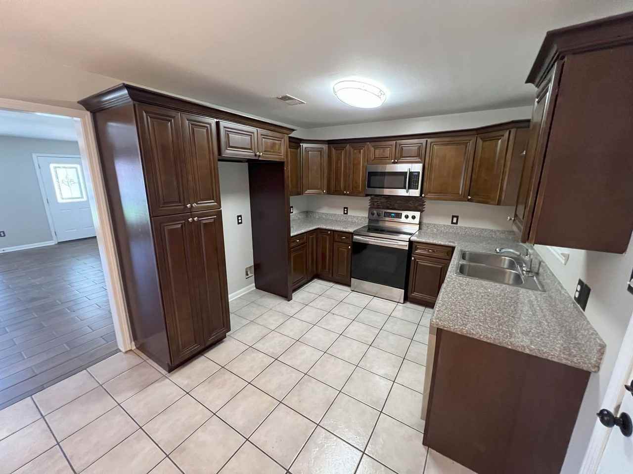 522 Fawn Lake Dr - Photo 7 of 40