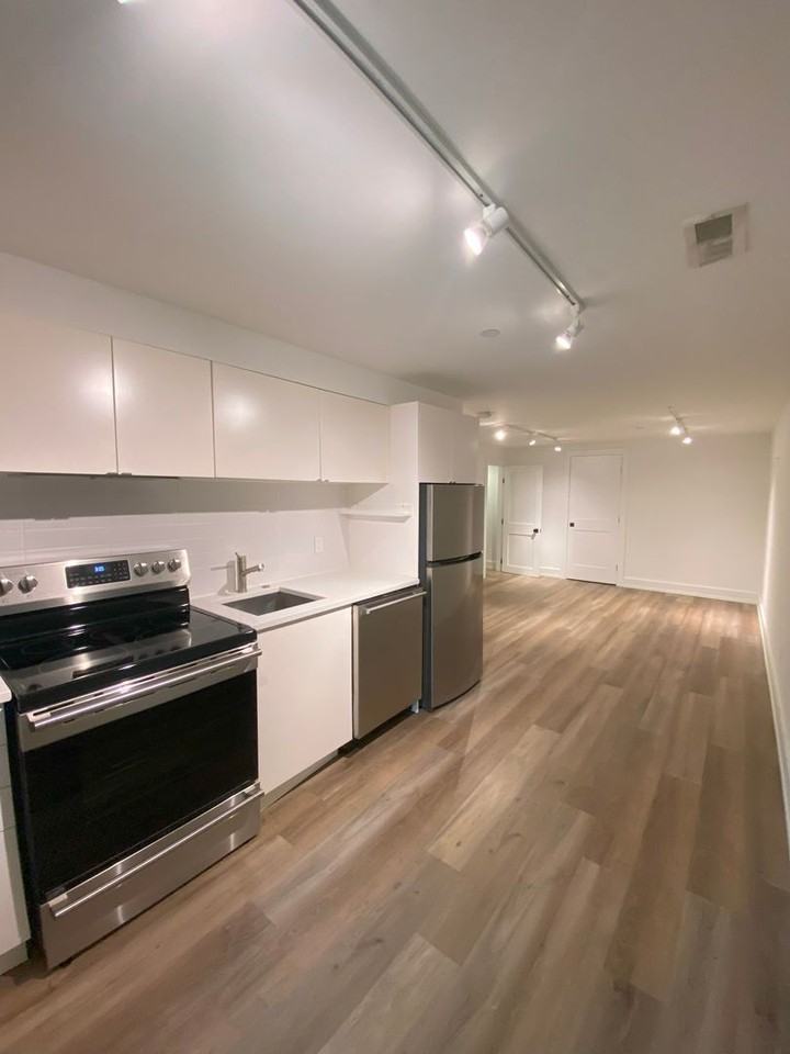 1353 Taylor Street Northwest #B - Photo 4 of 16