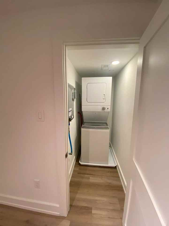 1353 Taylor Street Northwest #B - Photo 6 of 16