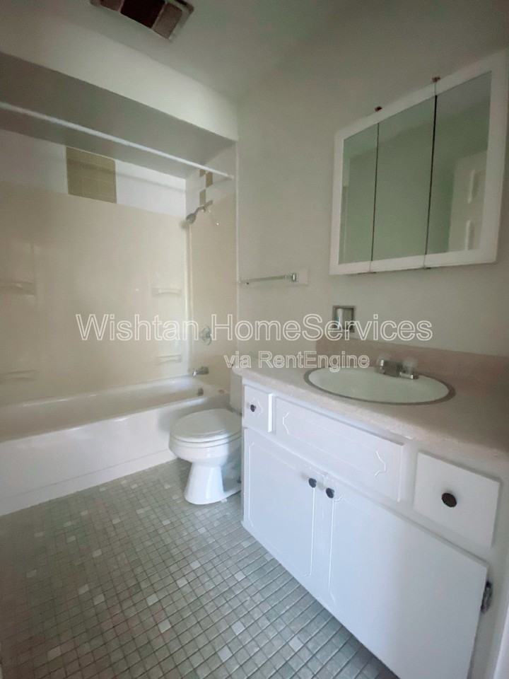 219 N Charleston Blvd #1 - Photo 2 of 18