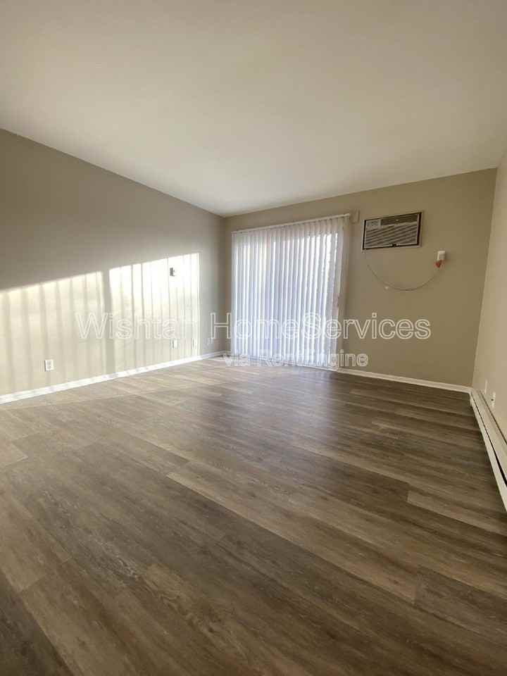 219 N Charleston Blvd #1 - Photo 7 of 18