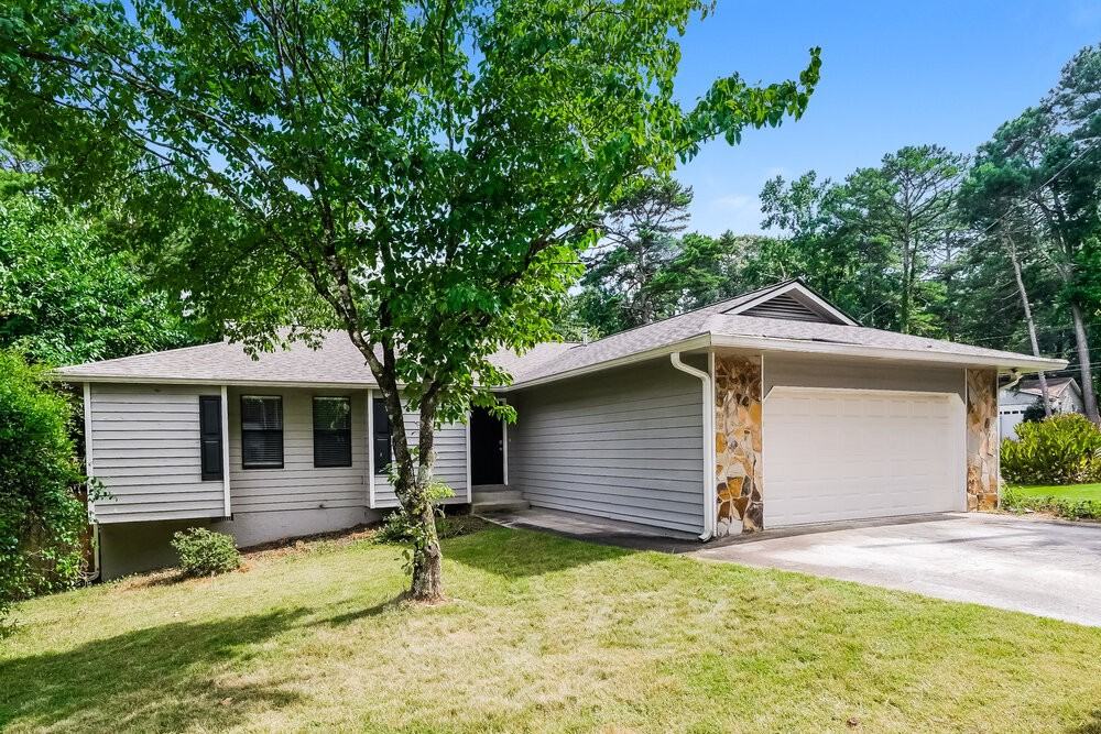 5503 Springwood Ln - Photo 3 of 16