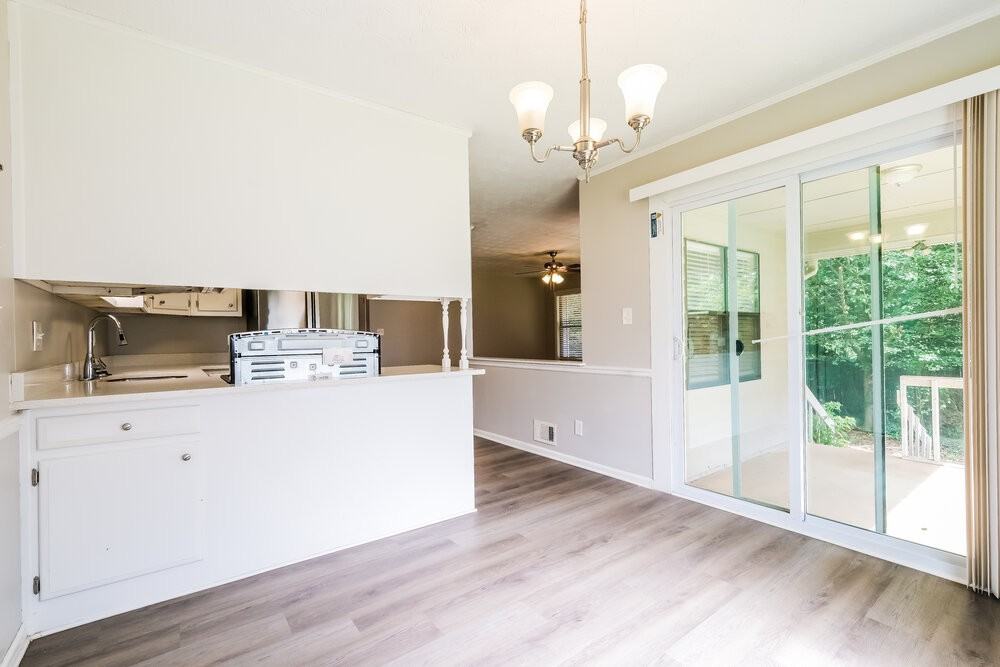 5503 Springwood Ln - Photo 6 of 16
