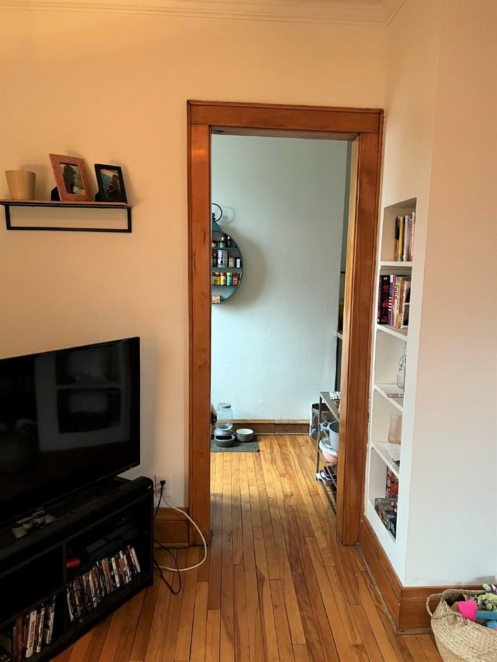 220 Marshall Ave Apt 5 - Photo 7 of 25