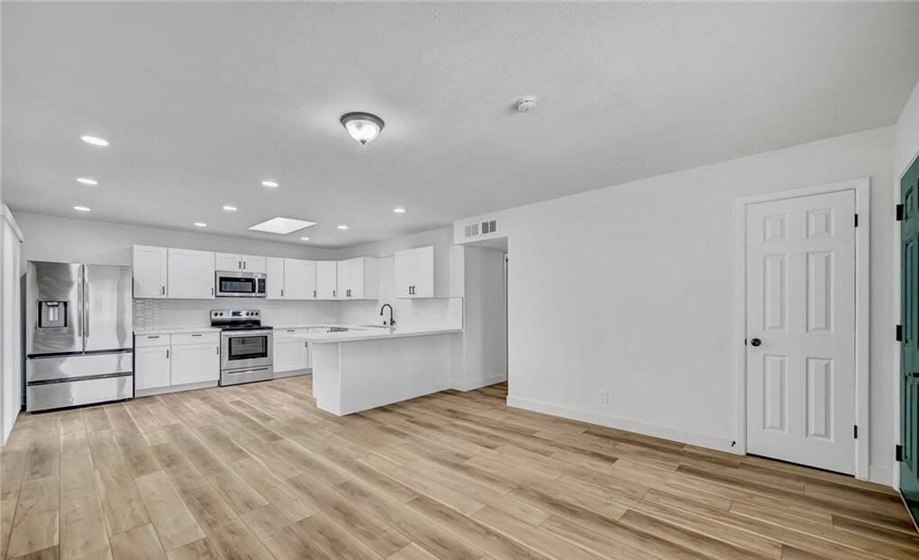 6520 Evergreen Avenue - Photo 2 of 14