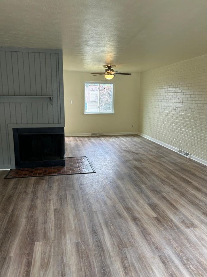 3160 Camberly Dr #3160 - Photo 3 of 21