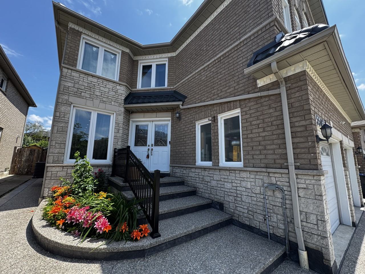 5503 Landsborough Avenue - Photo 2 of 36