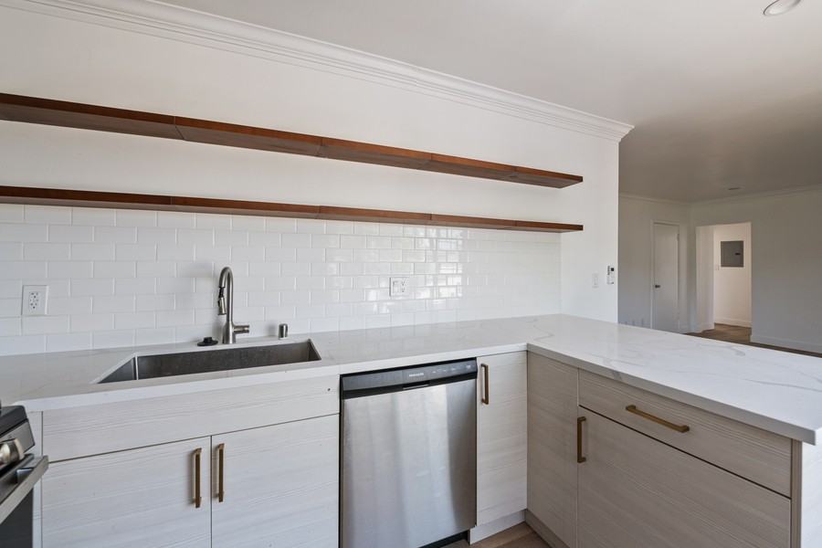 1008 N Stanley Ave #6 - Photo 3 of 25