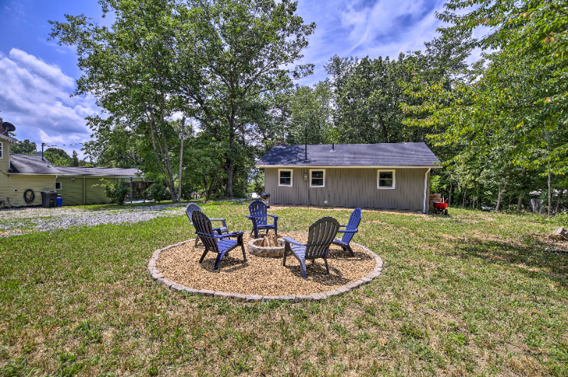 7067 Waterview Ln - Photo 2 of 12