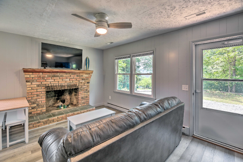 7067 Waterview Ln - Photo 3 of 12
