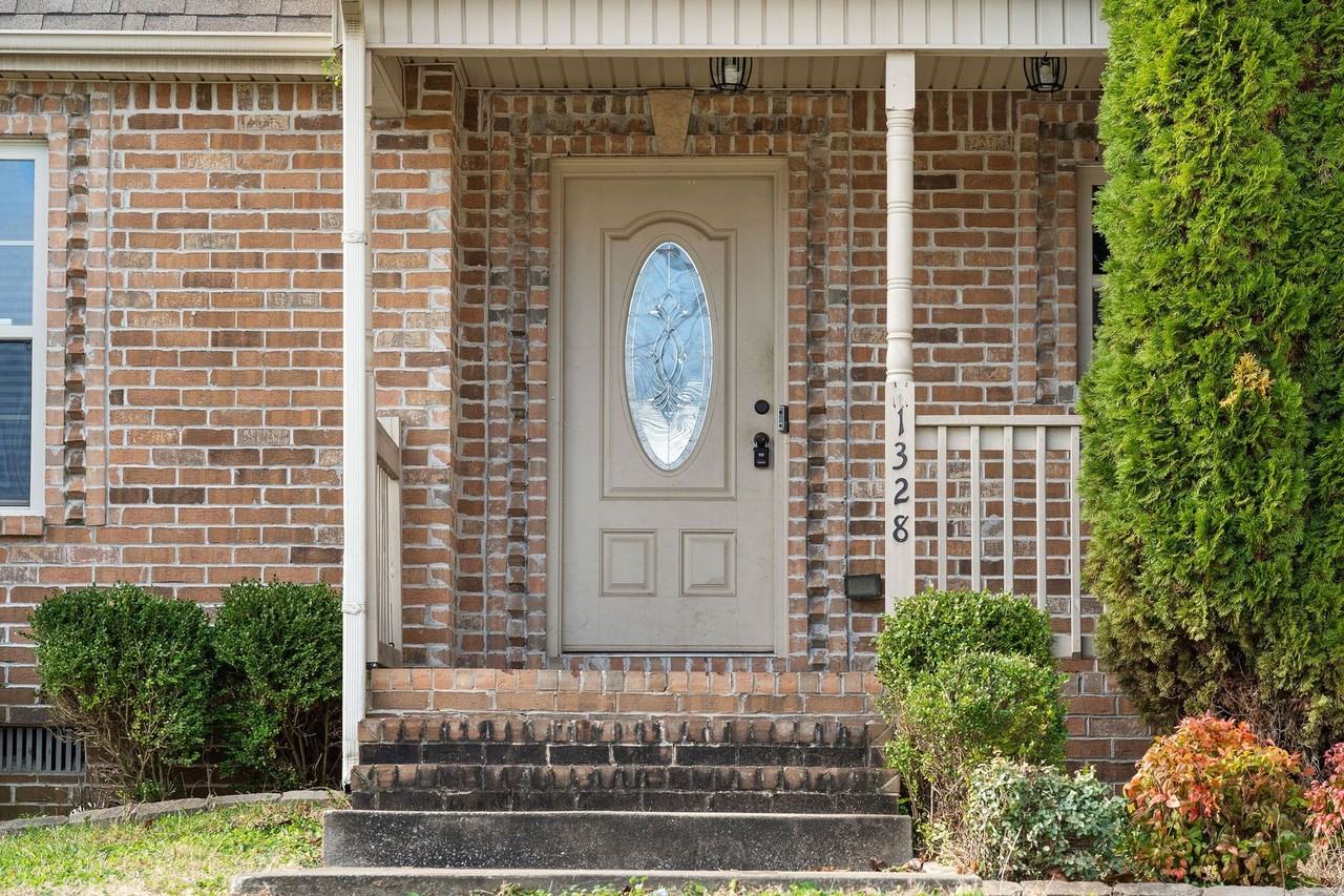 1328 Southwood Ct - Photo 4 of 36