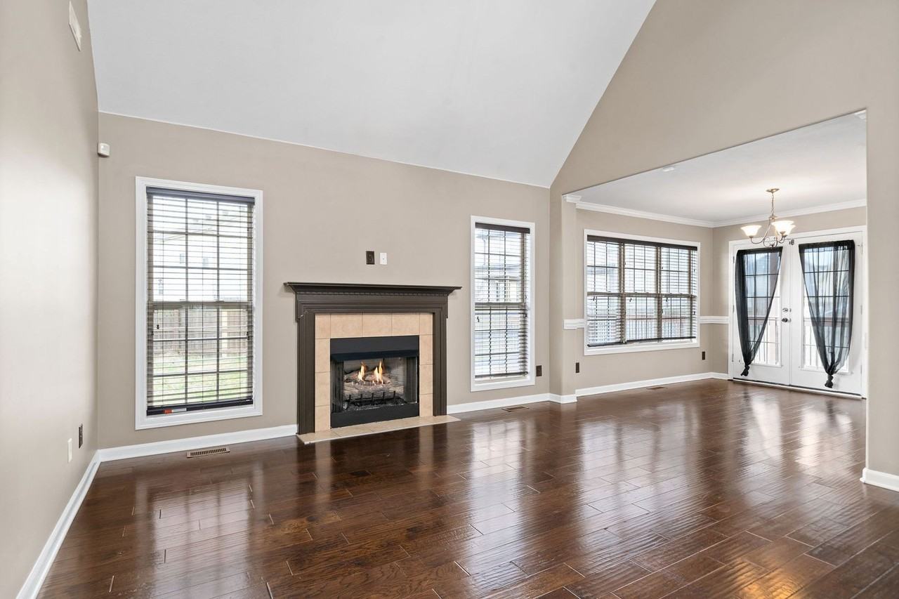 1328 Southwood Ct - Photo 6 of 36