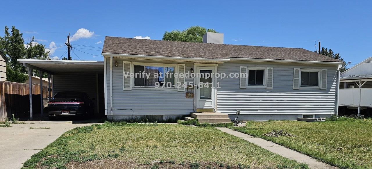 2312 Mesa Ave - Photo 2 of 15