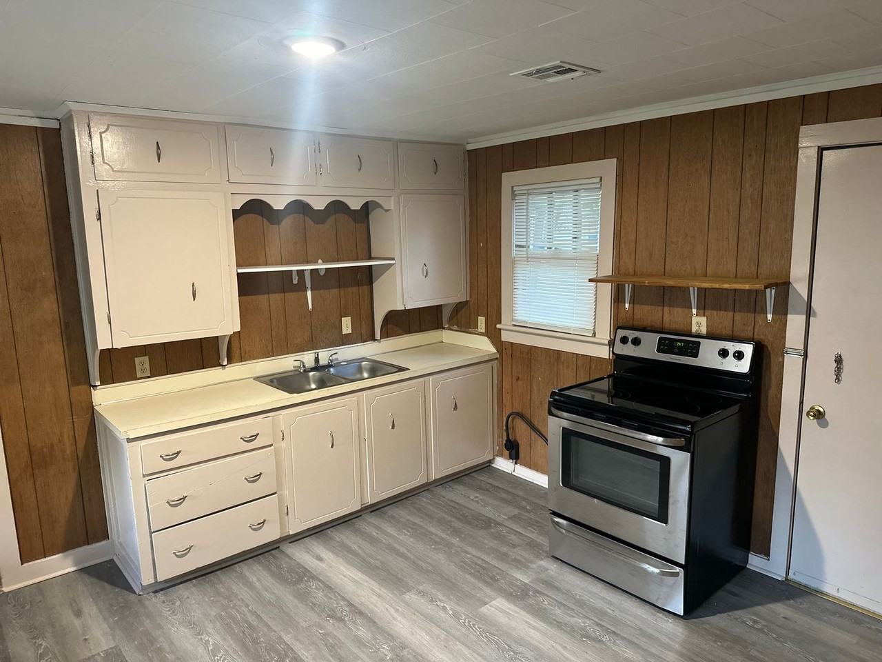224 E Velma Ave - Photo 4 of 15