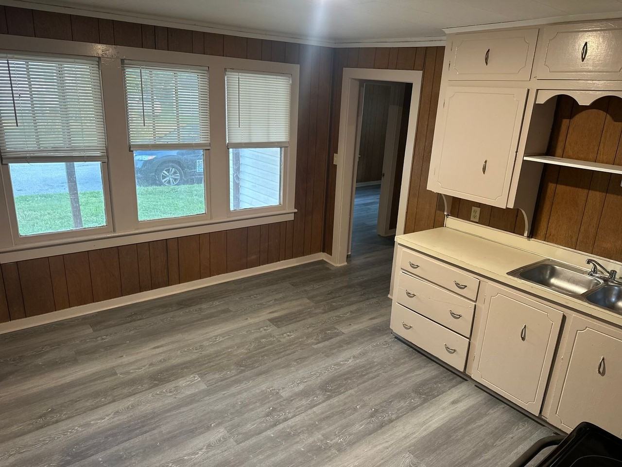224 E Velma Ave - Photo 5 of 15