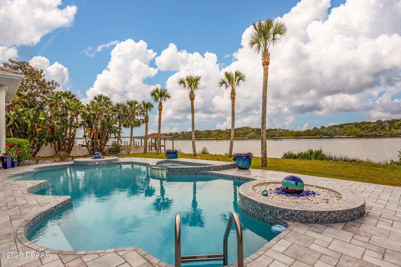 3548 John Anderson Dr - Photo 3 of 40