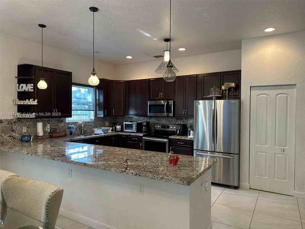 210 Sw 4th St #210 - Photo 5 of 22