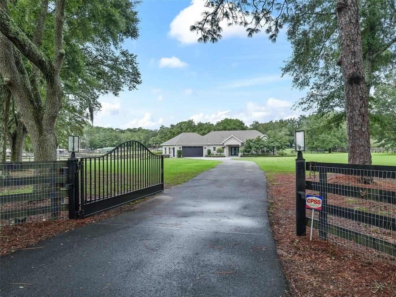 1620 Nw 73rd Ter - Photo 3 of 50