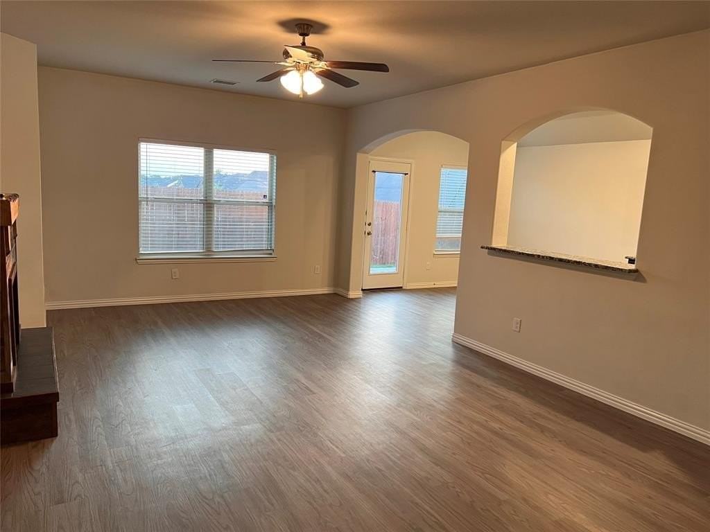 108 New Haven St - Photo 5 of 23