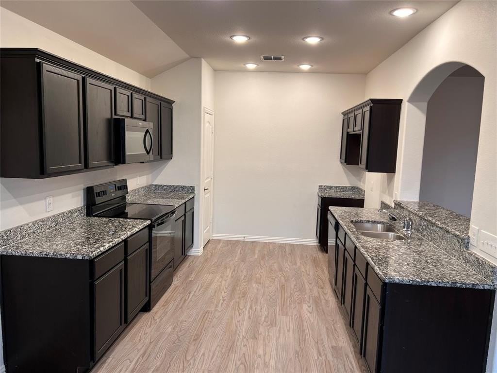 108 New Haven St - Photo 7 of 23