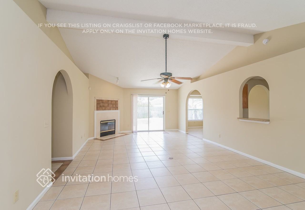 12180 Silver Saddle Dr - Photo 3 of 18