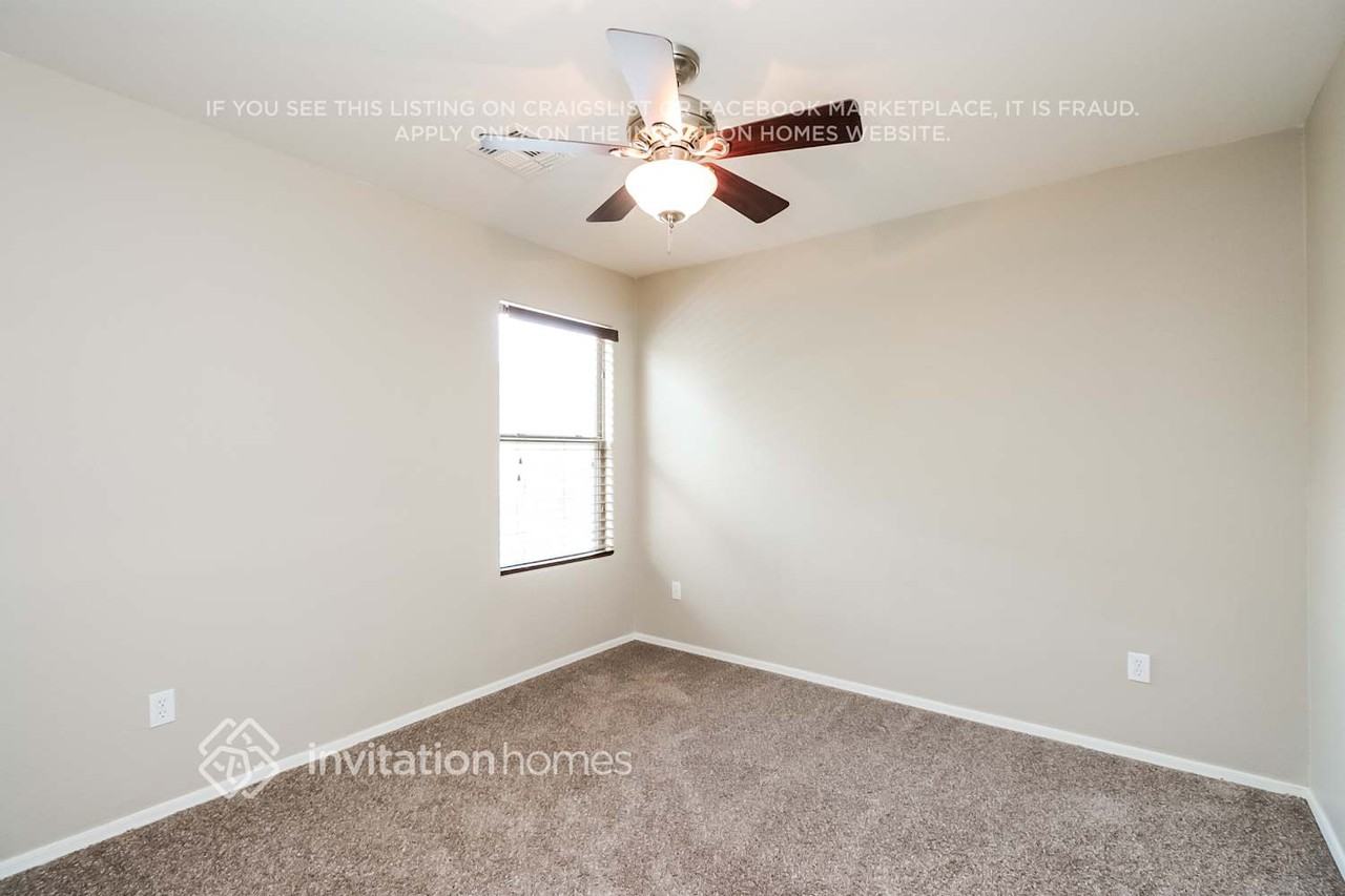 21105 E Pickett St - Photo 5 of 8