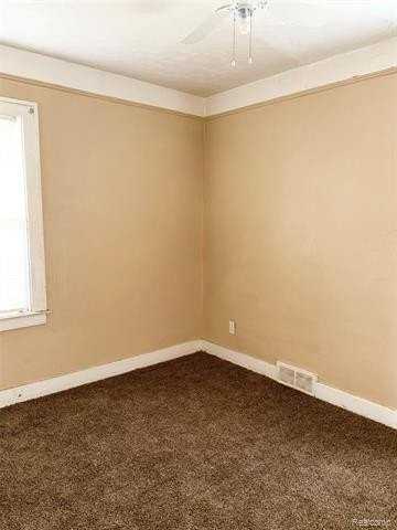 15700 Pinehurst St - Photo 6 of 12