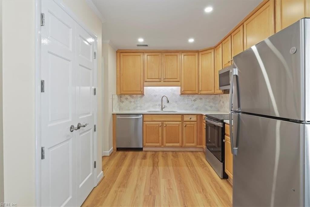 2726 Ocean Shore Ave - Photo 4 of 23