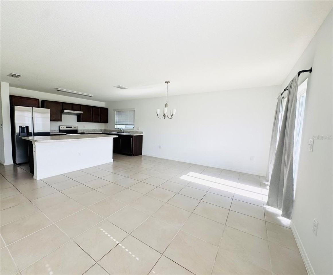 1516 Mattie Pointe Place - Photo 3 of 21